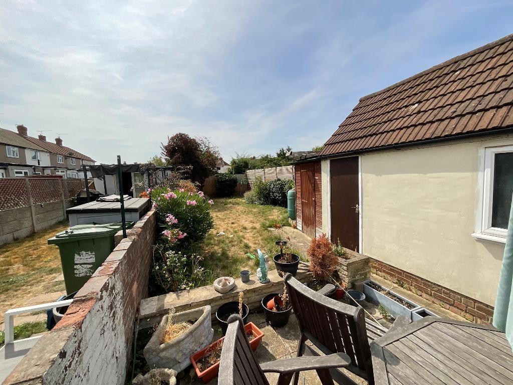 REAR GARDEN approx 70ft