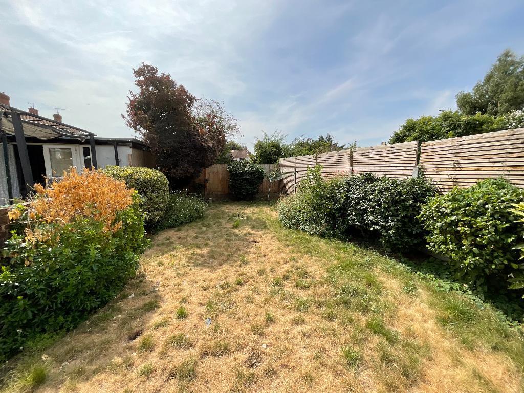 REAR GARDEN approx 70ft