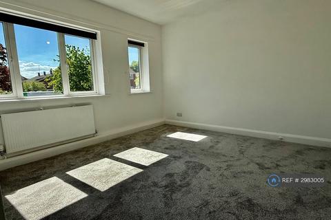 2 bedroom terraced house to rent, The Chantrys, Farnham, GU9