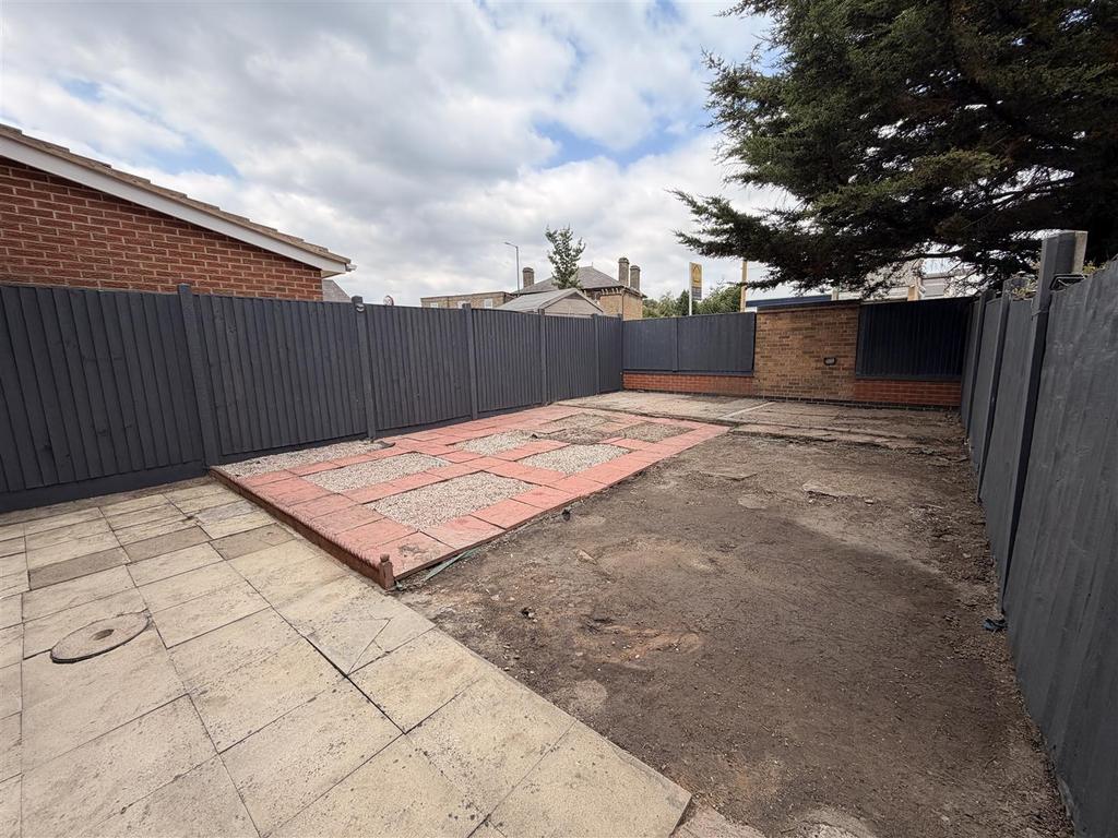 House in Nottingham, Old Basford - More