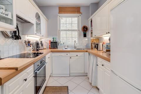 4 bedroom terraced house for sale, Sovereign Crescent, London, SE16