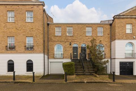 4 bedroom terraced house for sale, Sovereign Crescent, London, SE16