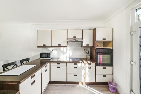 4 bedroom end of terrace house to rent, Cathles Road, Clapham South, London, SW12