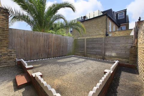 4 bedroom end of terrace house to rent, Cathles Road, Clapham South, London, SW12
