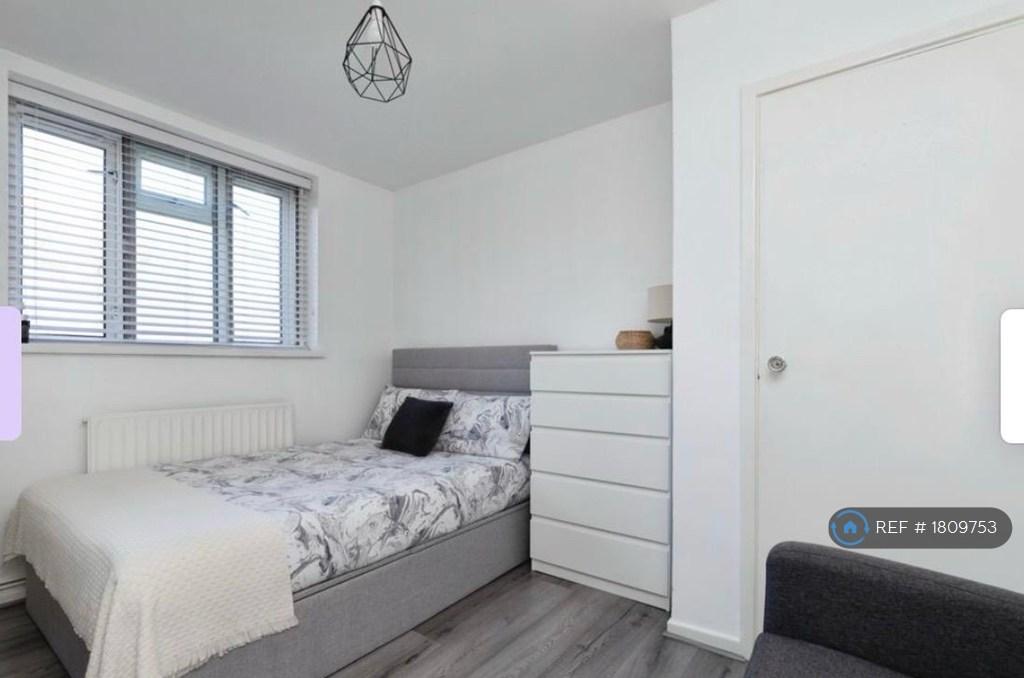 Apartment in London - View 2