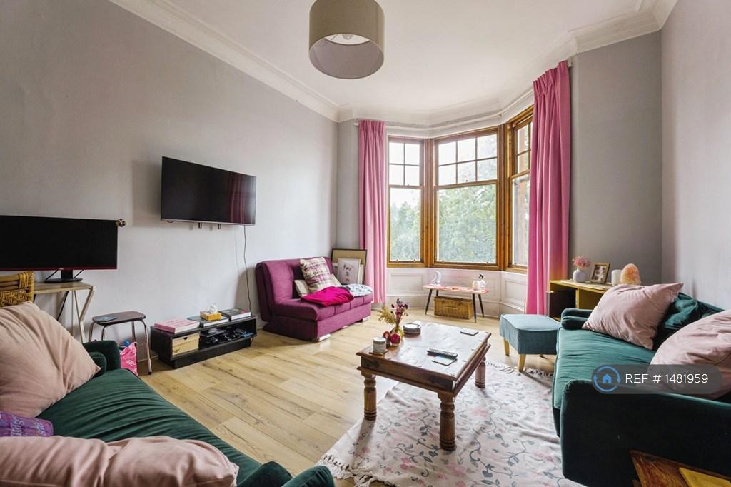 Apartment in Glasgow, Shawmoss, Crossmyloof - View 3