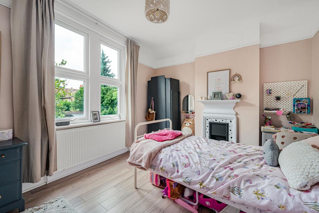 Bedroom, fireplace
