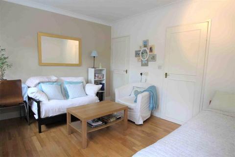 Upper Richmond Road, Putney, London, SW15