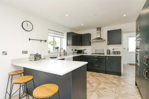 4 bedroom detached house for sale, Garreg Fawr, Trearddur Bay, Holyhead, LL65