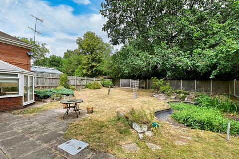5 bedroom detached house for sale, Greenhill Gardens, Wombourne, Wolverhampton