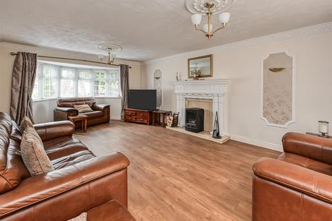 5 bedroom detached house for sale, Greenhill Gardens, Wombourne, Wolverhampton