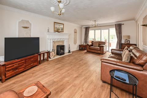 5 bedroom detached house for sale, Greenhill Gardens, Wombourne, Wolverhampton
