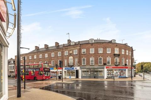 3 bed flat/apartment for rent in Easton Street, High Wycombe, Buckinghamshire, HP11