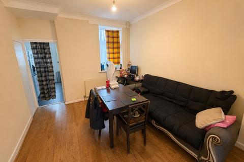 2 bedroom terraced house for sale, St Johns Road, Chingford