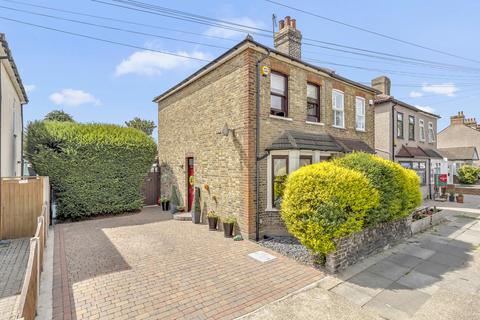 Essex Road, Romford, RM7