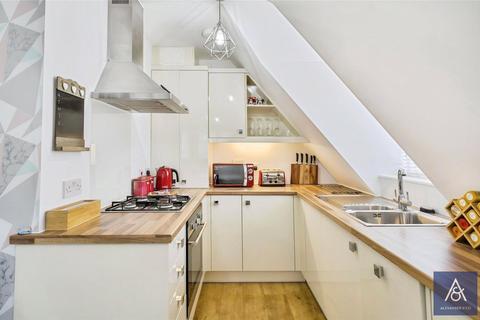 2 bedroom apartment for sale, High Street, Northamptonshire NN13