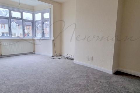 2 bedroom flat to rent, High Street, Hornchurch, RM12