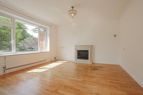 2 bedroom semi-detached bungalow for sale, Banesberie Close, Banbury OX16 1YH