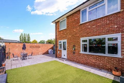 2 bedroom maisonette for sale, Vernon Close, Ewell
