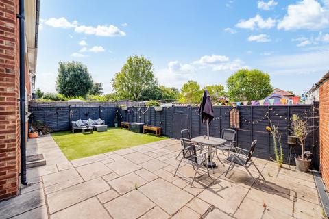 2 bedroom maisonette for sale, Vernon Close, Ewell