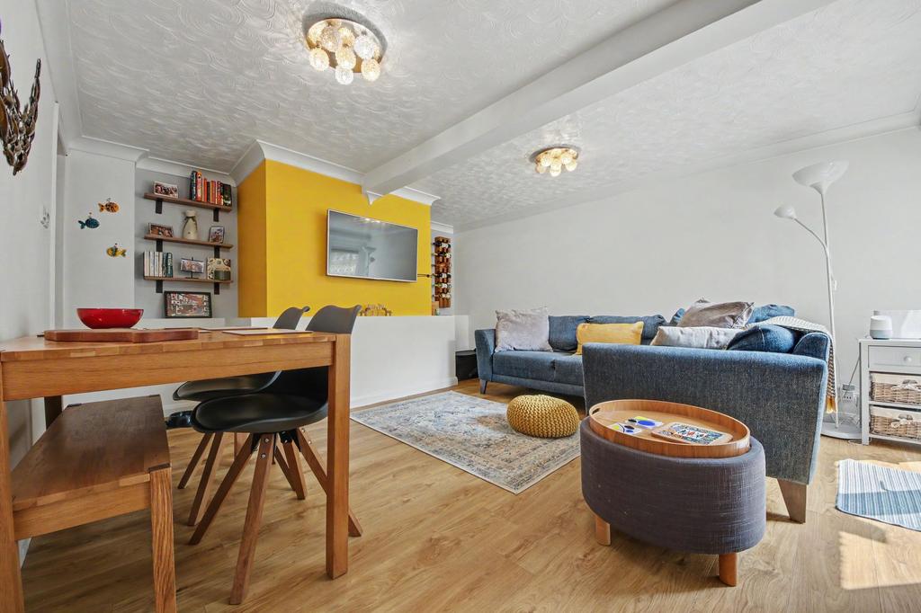 Apartment in Southampton, Midanbury - View 2