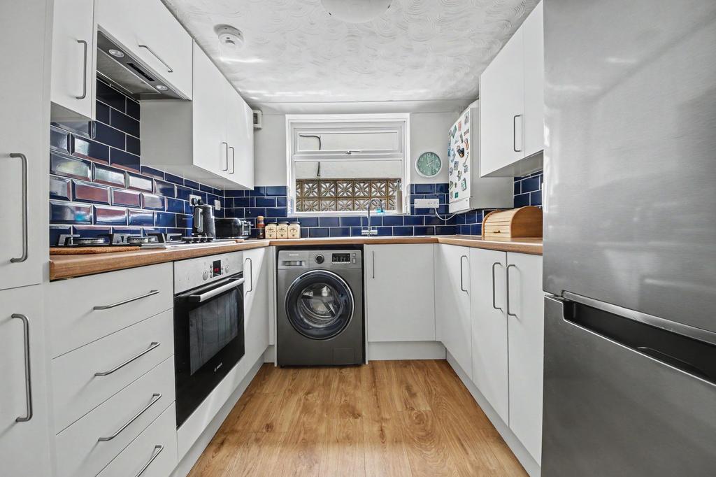 Apartment in Southampton, Midanbury - View 3