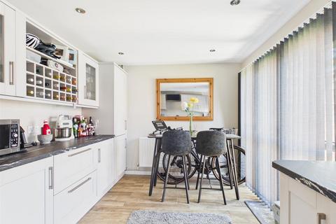 3 bedroom end of terrace house to rent, Watson Avenue, Market Harborough