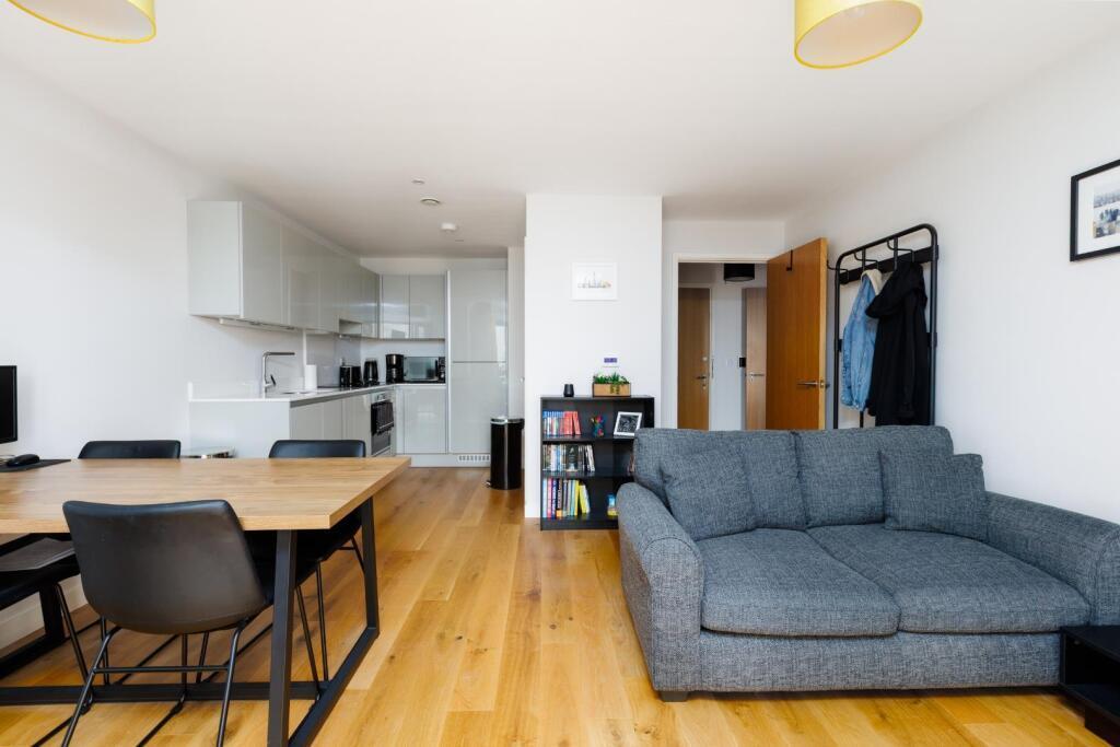 Apartment in Nottingham, Hockley, The Meadows - View 2
