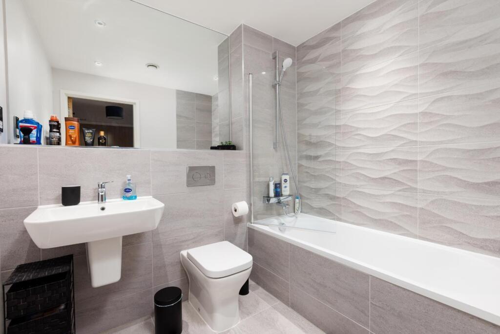Apartment in Nottingham, Hockley, The Meadows - More