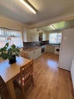 2 bedroom bungalow to rent, Brierley Road West, Swinton M27