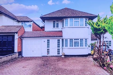 Mill Ridge, Edgware, Greater London. HA8 7PE