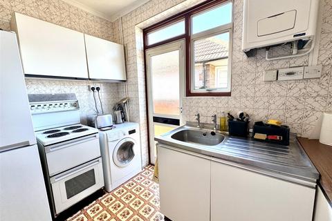 2 bedroom semi-detached bungalow for sale, Bedonwell Road, Bexleyheath DA7
