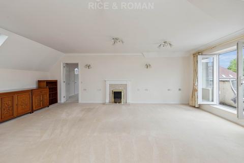 1 bedroom retirement property for sale, Cobham Road, Leatherhead KT22