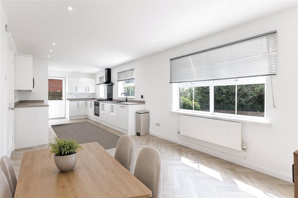 House in Cardiff, Thornhill - View 4