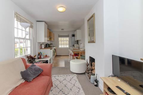 2 bedroom flat to rent, Kenmont Gardens, London NW10