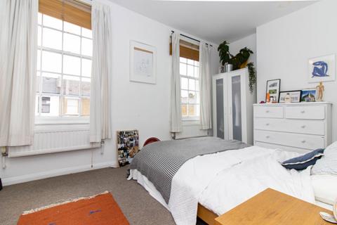 2 bedroom flat to rent, Kenmont Gardens, London NW10