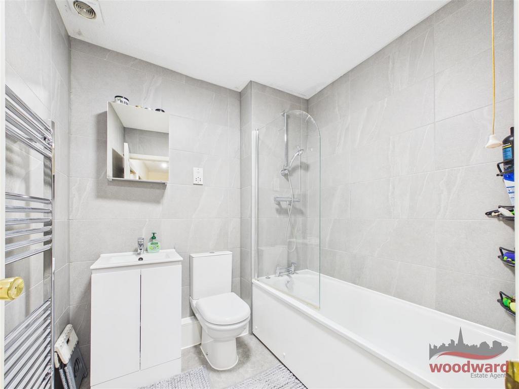 Apartment in Harrow - View 3