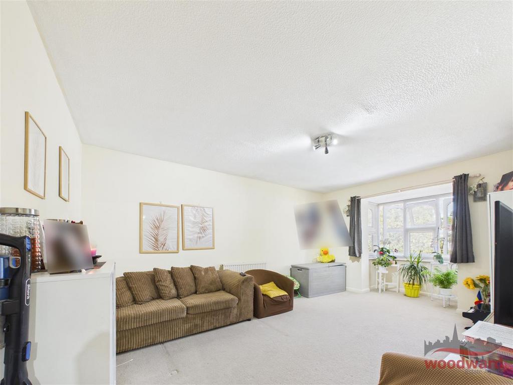 Apartment in Harrow - View 4