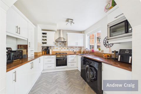 undefined, Jarrow NE32