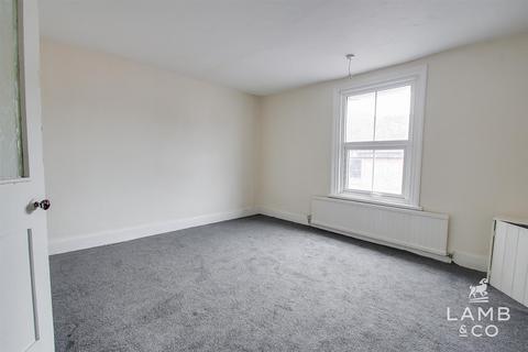 2 bedroom end of terrace house for sale, North Road, Clacton-On-Sea CO15