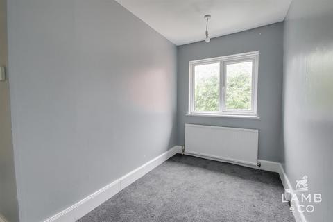 2 bedroom end of terrace house for sale, North Road, Clacton-On-Sea CO15