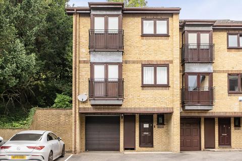 Whytebeam View, Whyteleafe CR3