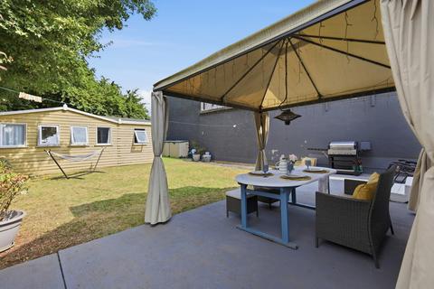 4 bedroom detached bungalow for sale, Ashingdon Road, Rochford SS4