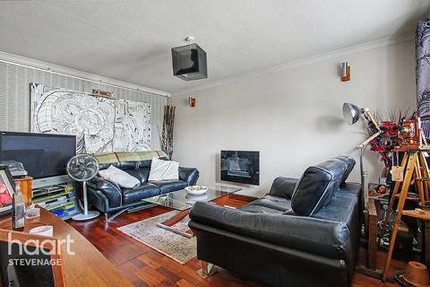 4 bedroom semi-detached house for sale, York Road, Stevenage