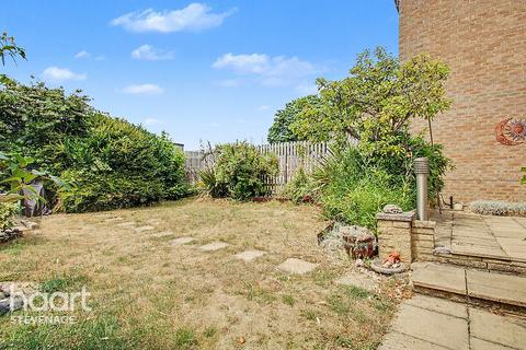 4 bedroom semi-detached house for sale, York Road, Stevenage