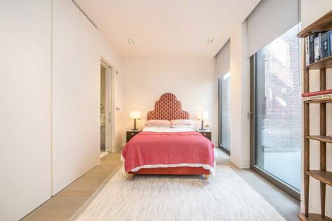 2 bedroom flat for sale, Warwick Court, London WC1R