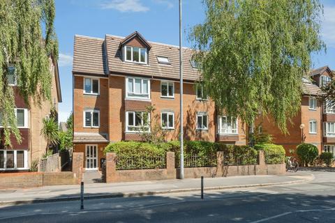 1 bedroom apartment for sale, Kingston Lodge, New Malden KT3