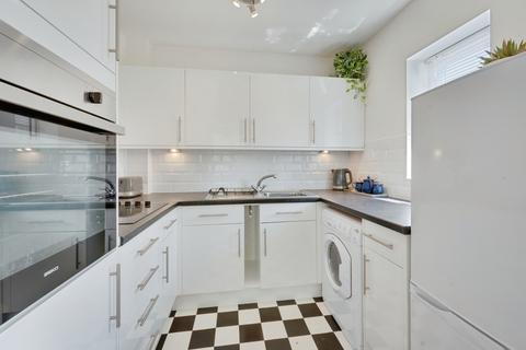 1 bedroom apartment for sale, Kingston Lodge, New Malden KT3