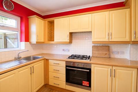 3 bedroom semi-detached house to rent, Hogarth Avenue, ASHFORD, TW15