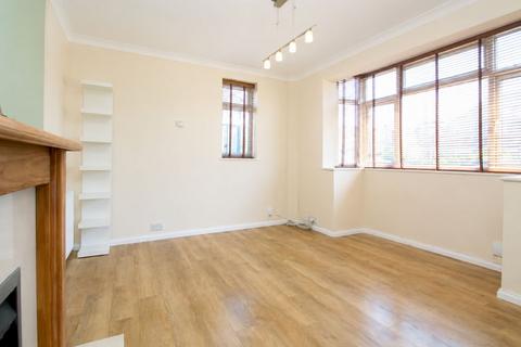 3 bedroom semi-detached house to rent, Hogarth Avenue, ASHFORD, TW15